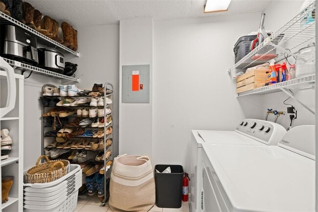 Building Photo - 8006 Picketts Ct