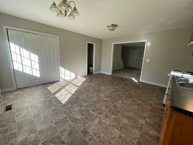 Building Photo - Two Story Home