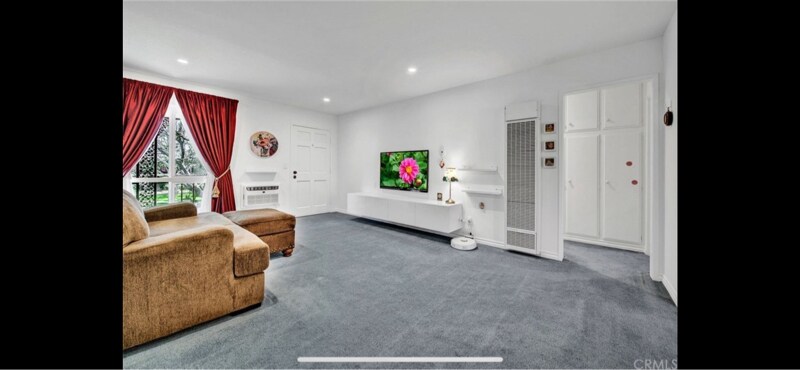 Building Photo - 660 S Glassell St