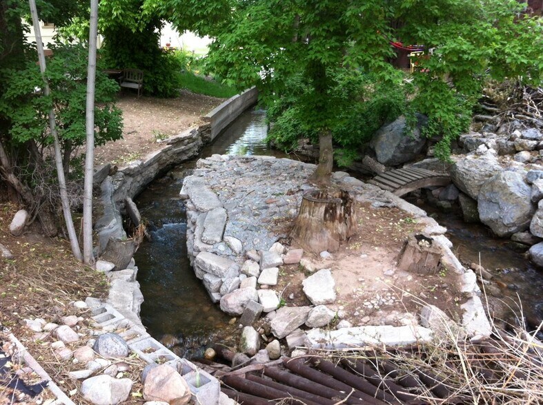 stream rear unit - 1110 S 900 E