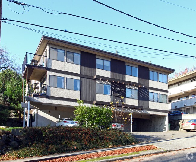 Building Photo - Rouleau II
