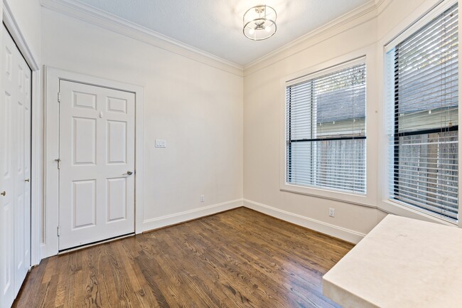 Building Photo - 5422 Gibson St