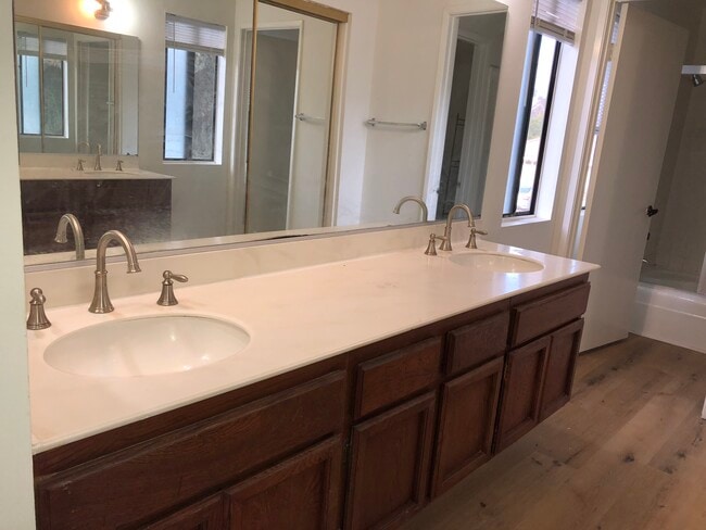 Lavatory master - 49 Rising Hill Rd
