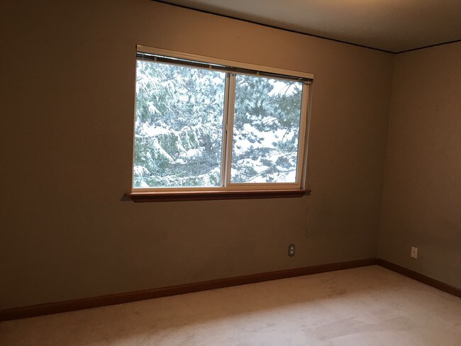 Building Photo - 1409 NE 166th Ct