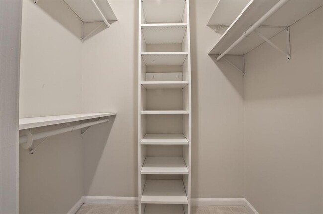 Building Photo - 202 Peachtree Forest Dr