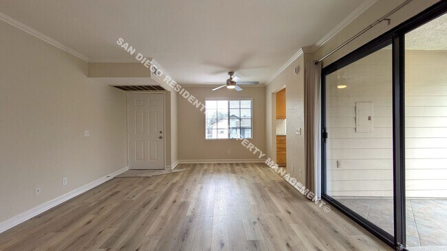 Building Photo - Highly Updated 2-Bedroom Condo in Prime Mi...
