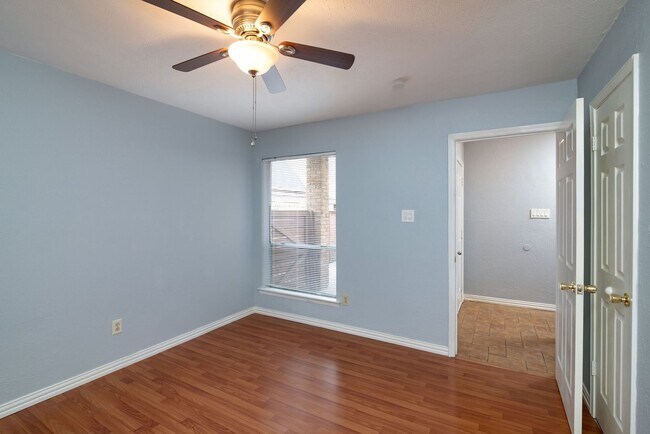 Building Photo - 3121 Park Ln