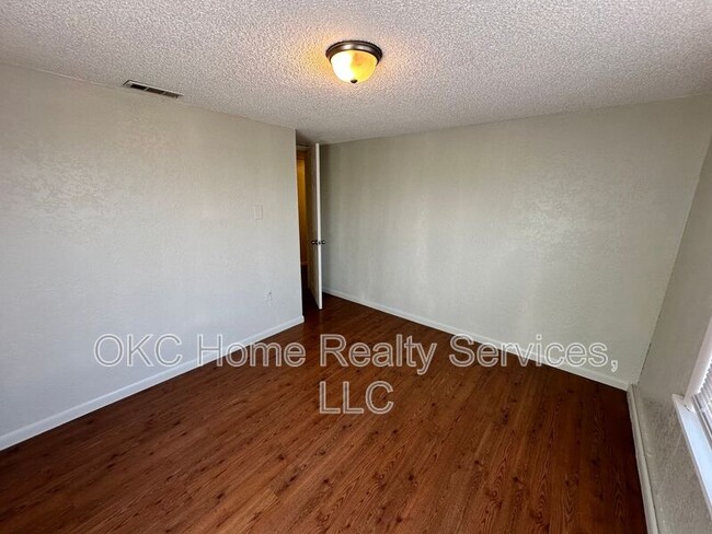 Building Photo - 2936 SW 50th St