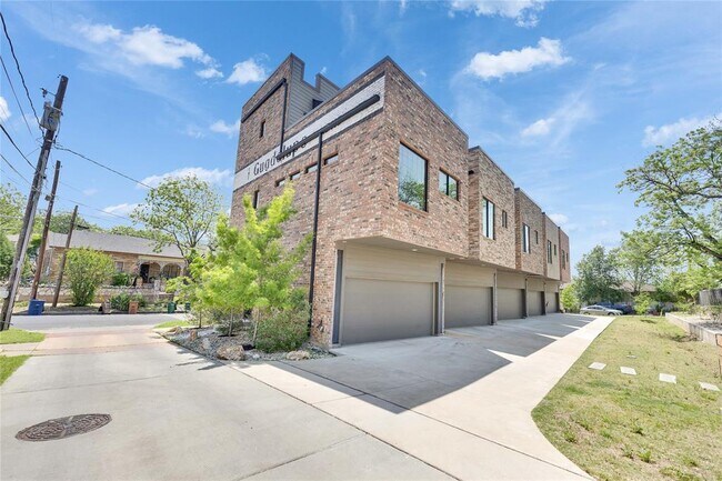 Building Photo - 808 Lydia St