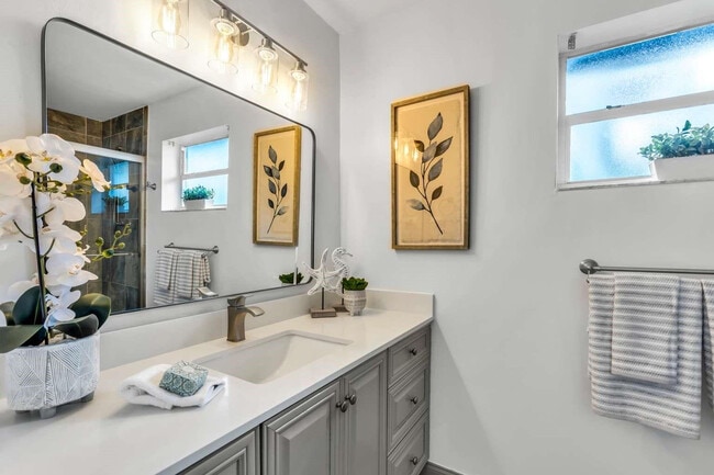 Building Photo - 2004 NE 17th Way