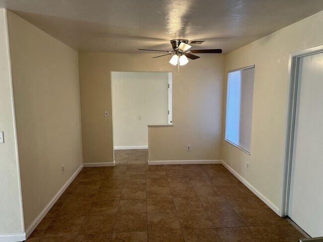 Building Photo - 2902 S University St