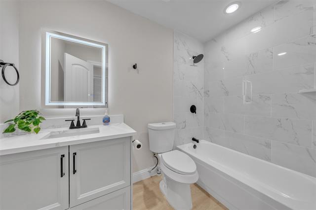 Building Photo - 217 Palomino Dr