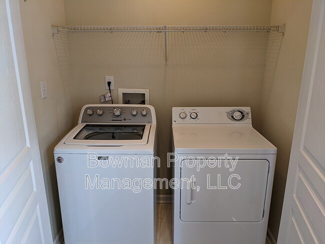 Building Photo - 660 S Barnett Shoals Rd