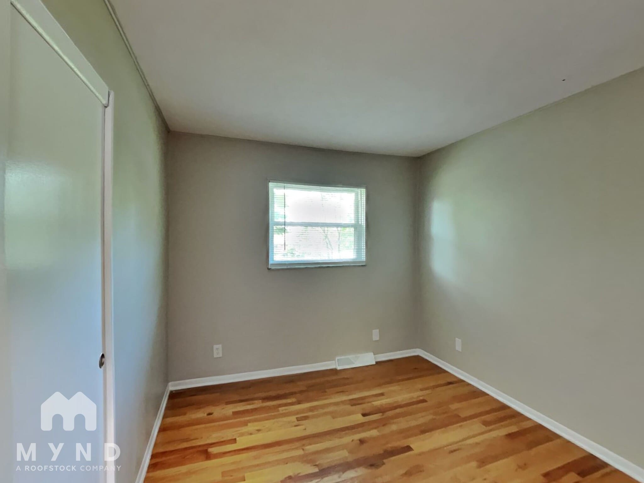 Building Photo - 5621 Oakmont Dr