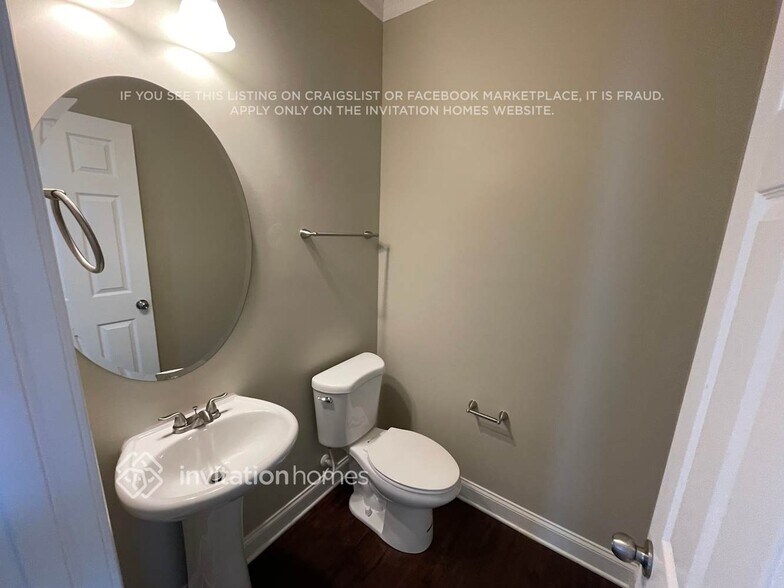 Building Photo - 13425 Pierre Reverdy Dr