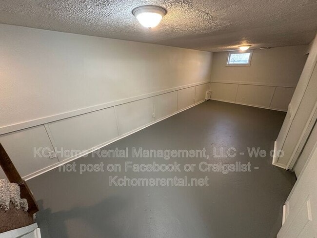 Building Photo - 2010 Bunker Ave