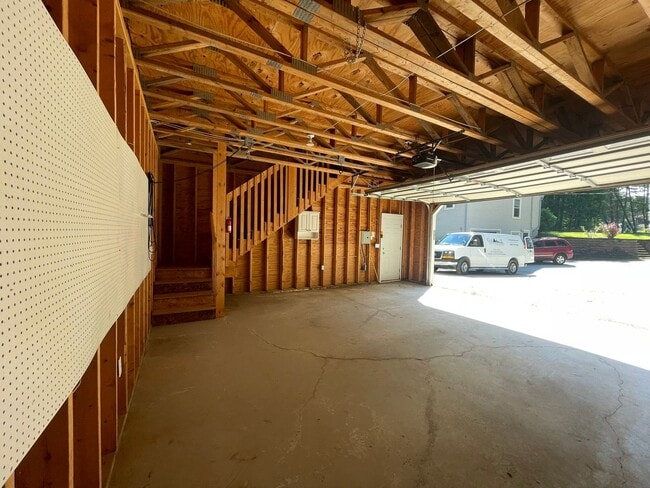 Building Photo - 3 Bed 2.5 Bath Home in Dover