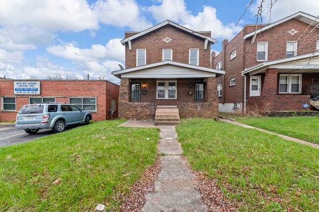Primary Photo - 2714 Hampton Ave