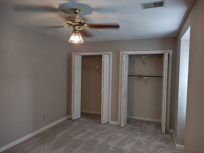 Building Photo - Adorable Two Bedroom Two Bath Condo - Just...