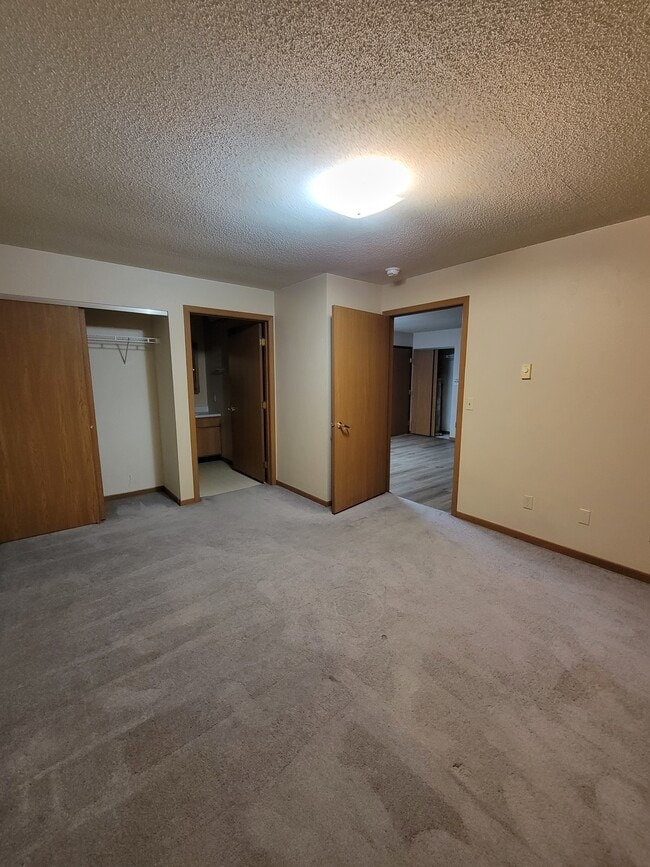 Building Photo - 8th & 8th Apartments