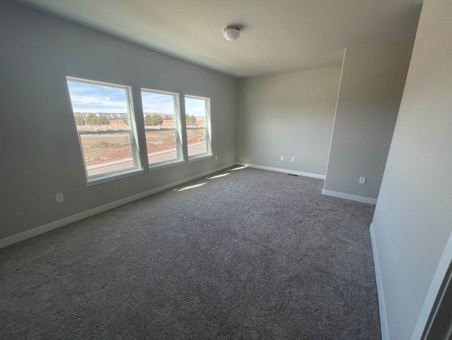 Building Photo - 6565 Carriage Meadows Dr