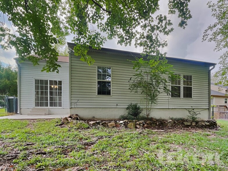 Building Photo - 62 Sweet Thorne Cir