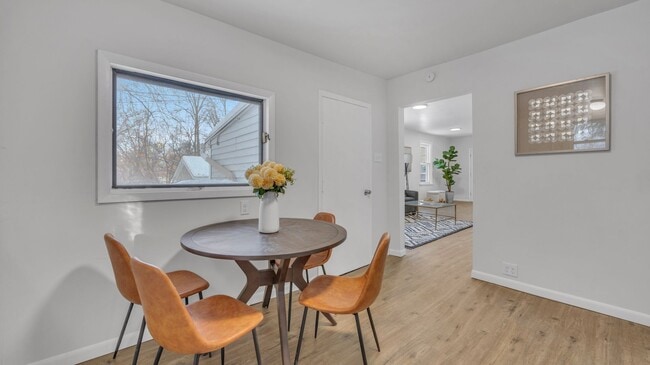 Building Photo - 3 Bed 1 Bath Single Family Home