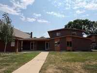 Building Photo - 910 4th St