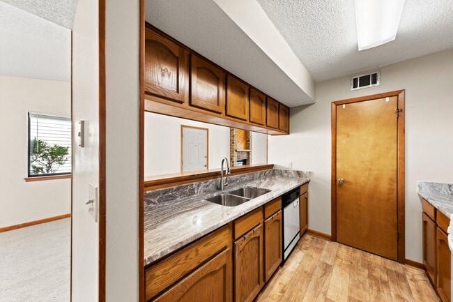 Building Photo - 1022 Alderwood Way