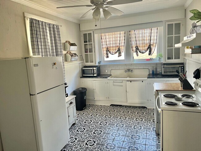 Building Photo - Charming 2 Bedroom 1 Bathroom Home for Rent!