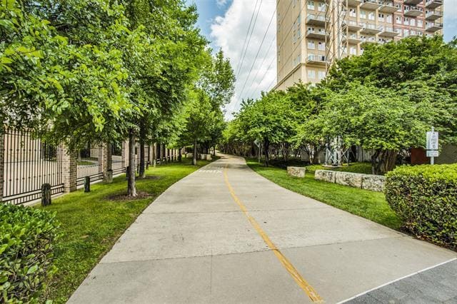 Building Photo - 2727 Hood St