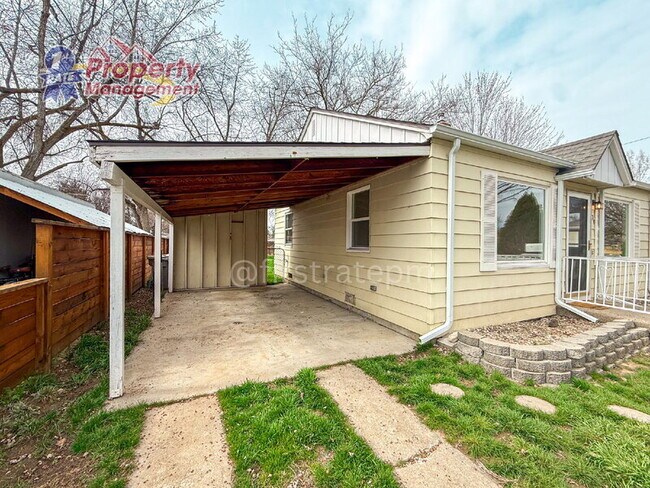 Building Photo - 421 N Archer St