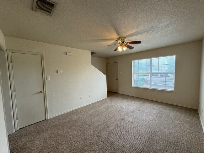 Building Photo - 1602 Aztec Trce