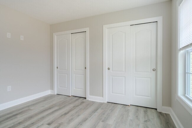 Building Photo - Available for the 2026-2027 lease term.