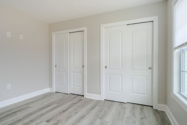 Building Photo - More units and move-in options available.