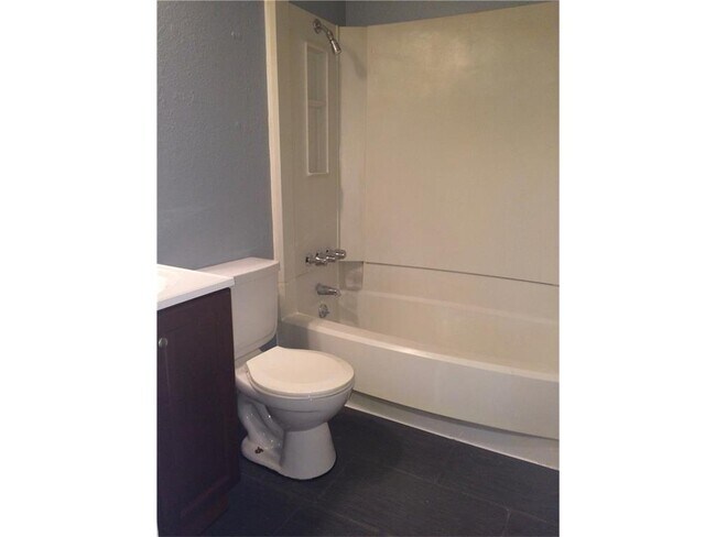 Building Photo - 901 Taulbee Ln