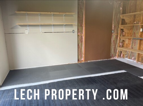 Building Photo - 302 N 10th St