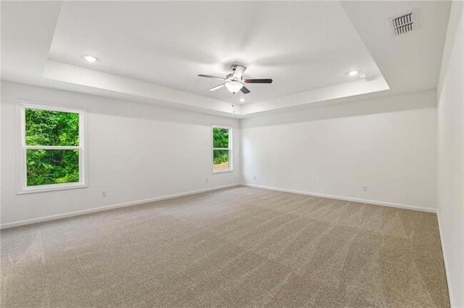 Building Photo - 204 Silverleaf Trl