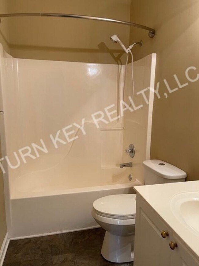 Building Photo - 515 Enclave Cir
