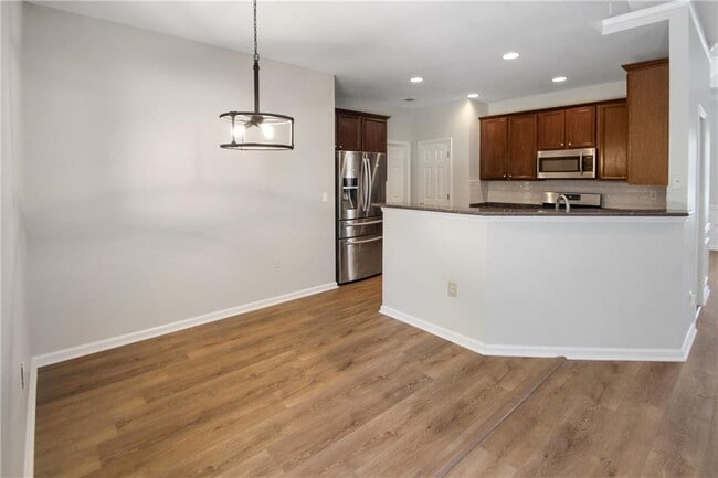 Building Photo - 258 Brookcliff Dr NE