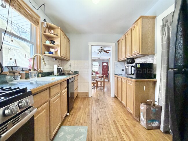 Building Photo - Updated Bungalow with Florida Room Near Downtown Ferndale