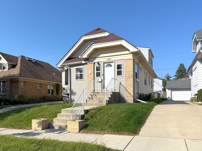 Primary Photo - 1509 S 52nd St