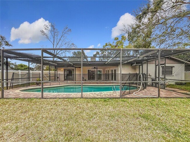 Building Photo - 3005 Enisglen Dr
