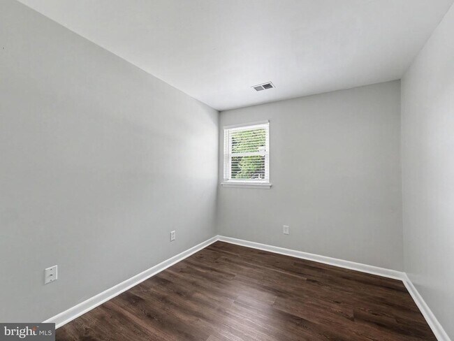 Building Photo - 5570 Rowser Dr