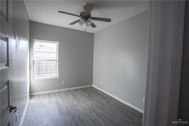 Building Photo - 2108 Stauffers St