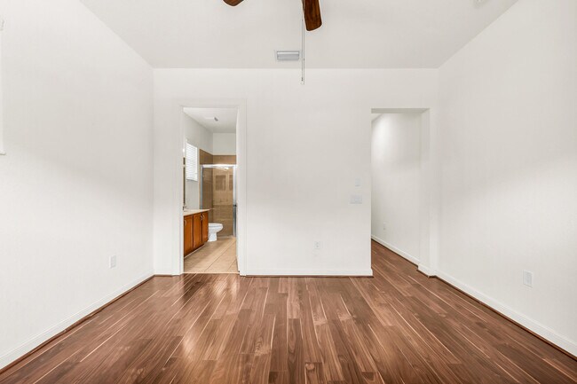 Building Photo - 555 Pacific Grove Dr