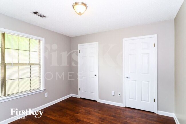 Building Photo - 2439 Dove Glen Cove