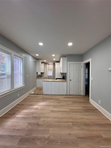 Building Photo - 2286 Tuxedo St