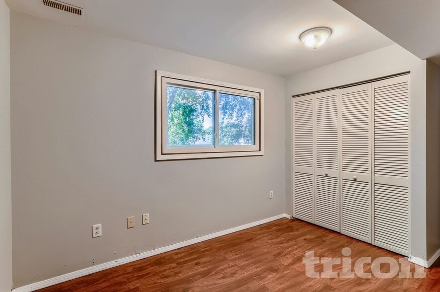 Building Photo - 6865 Buckingham Rd