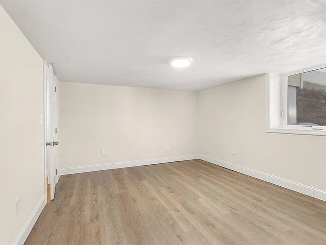 Building Photo - 18 Palisades St